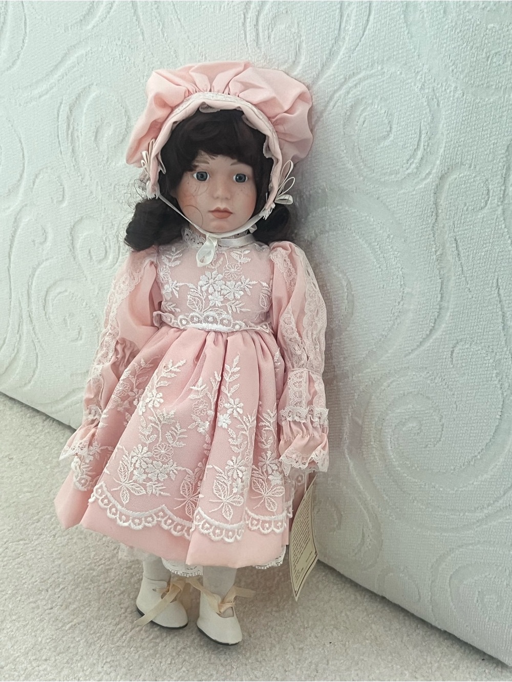 Vintage Dynasty Doll Collection Porcelain Doll Pink Lace Dress & Bonnet with Box
